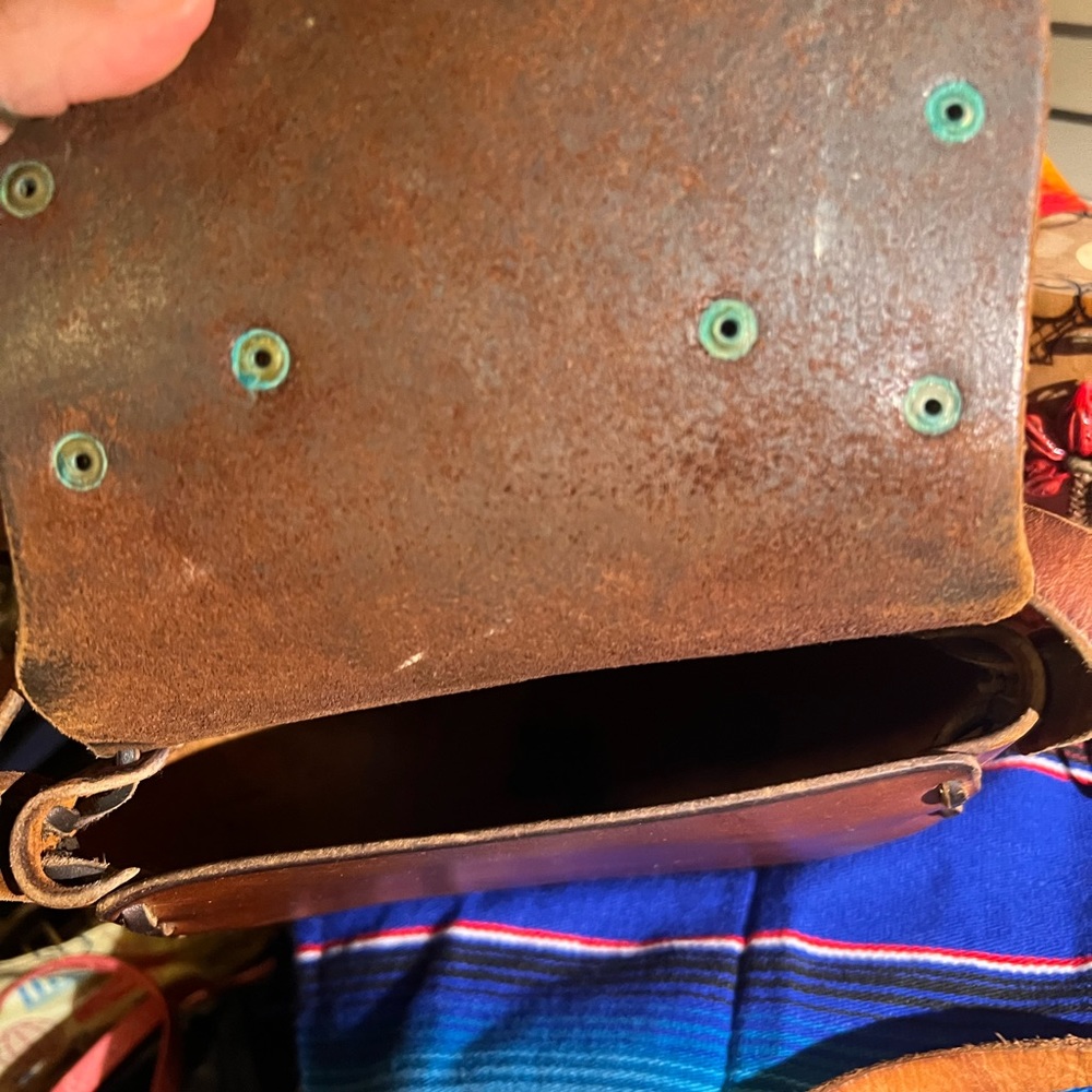 Vintage Leather Shoulder Bags Medium & Mini w/new wallet, storage box, sm. shawl - Picture 11 of 16